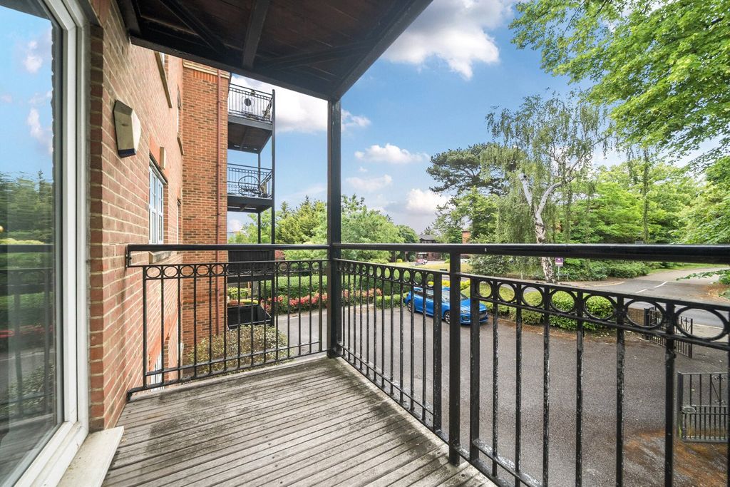Property photo 2 of 18 Balcony