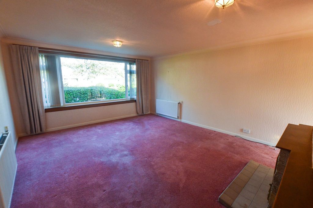 Property photo 3 of 27