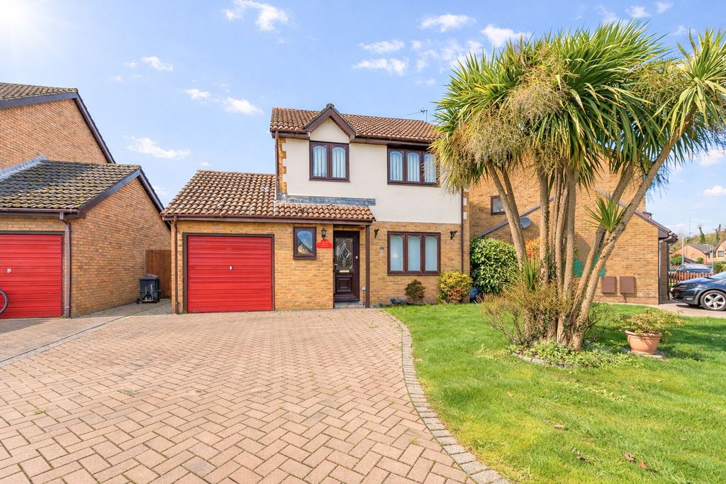 Property photo 1 of 28