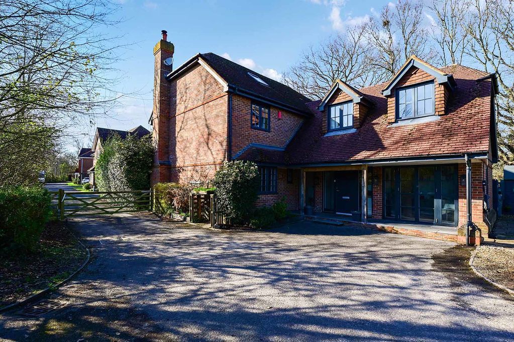 Property photo 2 of 35 Photo 33