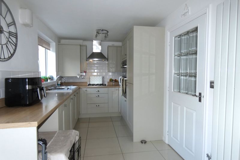 Property photo 2 of 23 Kitchen/Diner