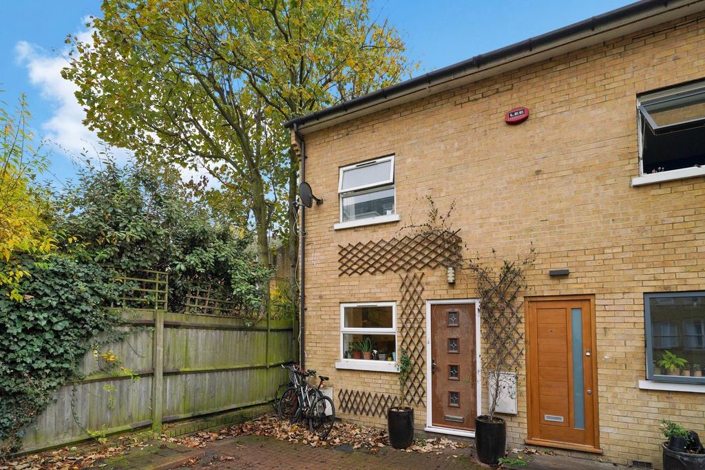 Property photo 2 of 5
