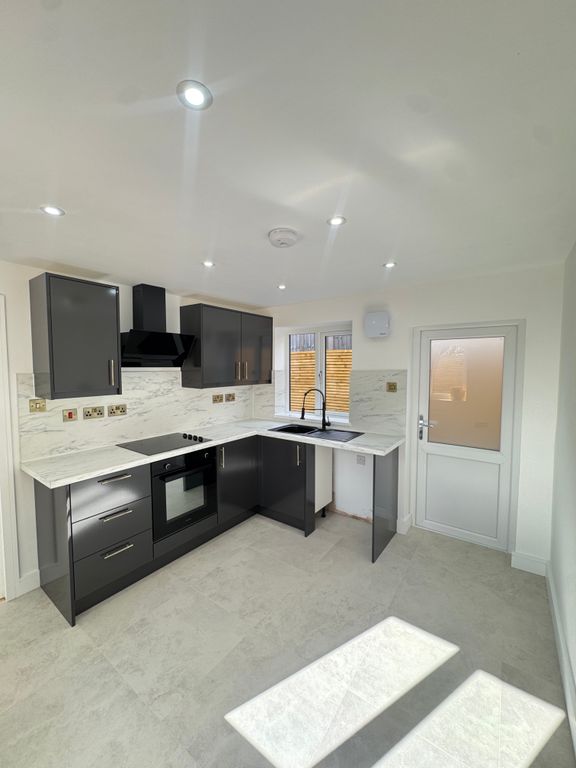 Property photo 1 of 5 Kitchen