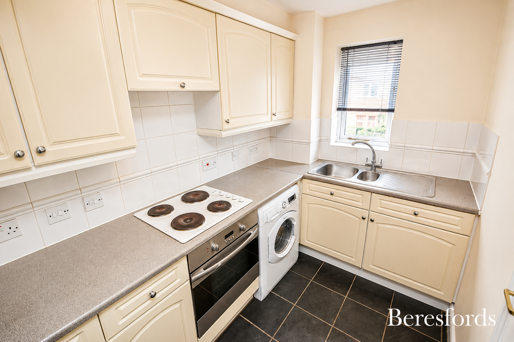 Property photo 2 of 6 Kitchen