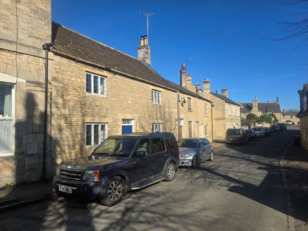 Property photo 2 of 42