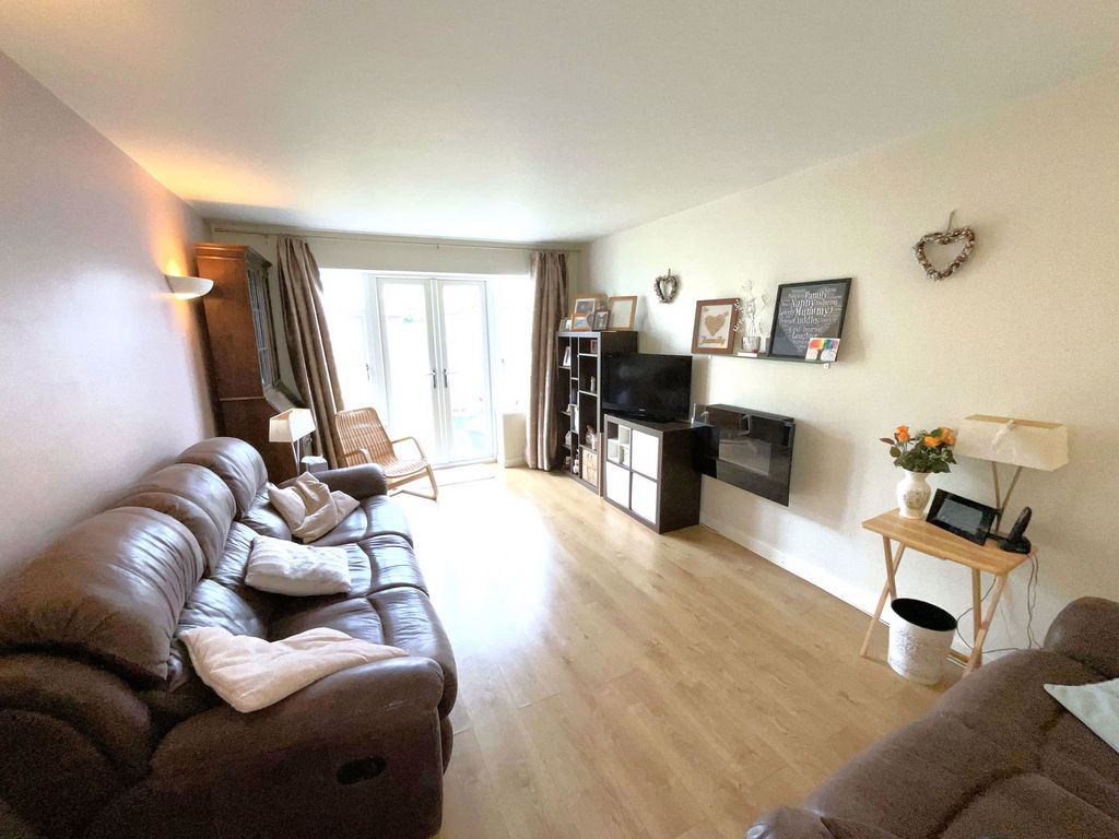 Property photo 3 of 11