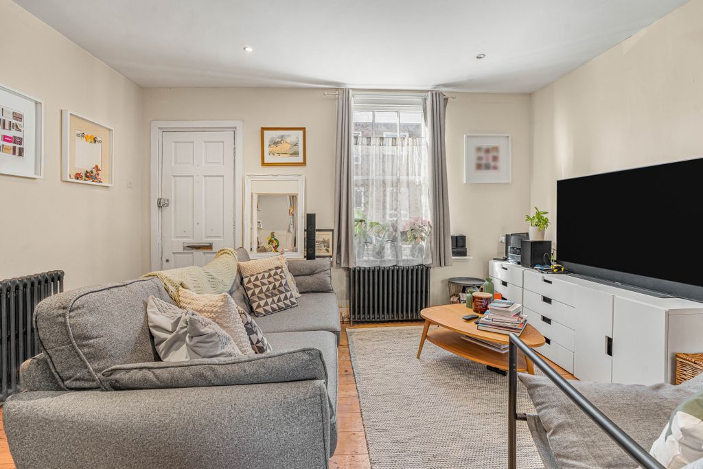 Property photo 3 of 18 Lounge/Diner