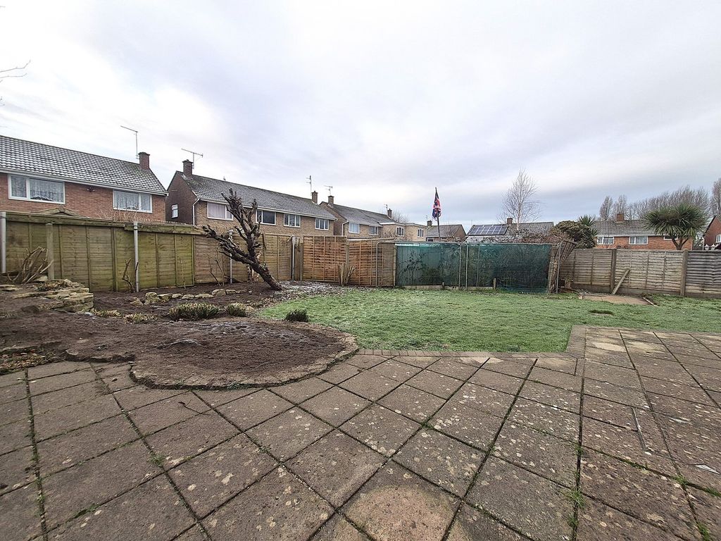 Property photo 2 of 25