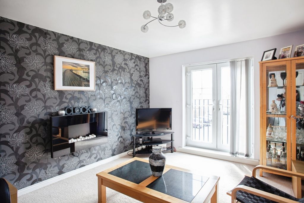 Property photo 2 of 13 Pbox-Img.Jpg