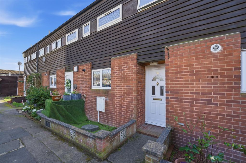 Property photo 1 of 14 76 Tennyson Road_Outside A.Jpg