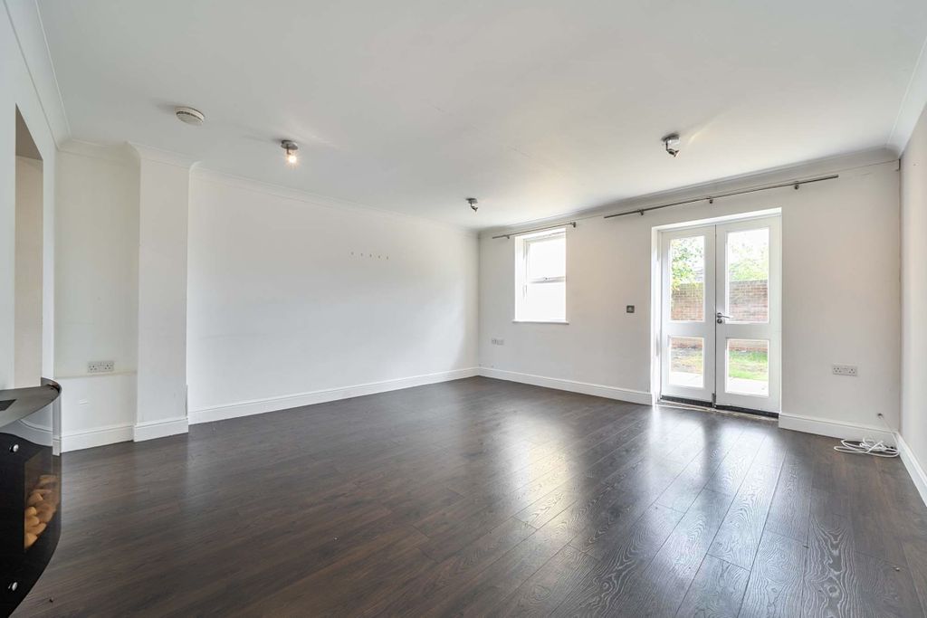 Property photo 3 of 17 1523974 (12)