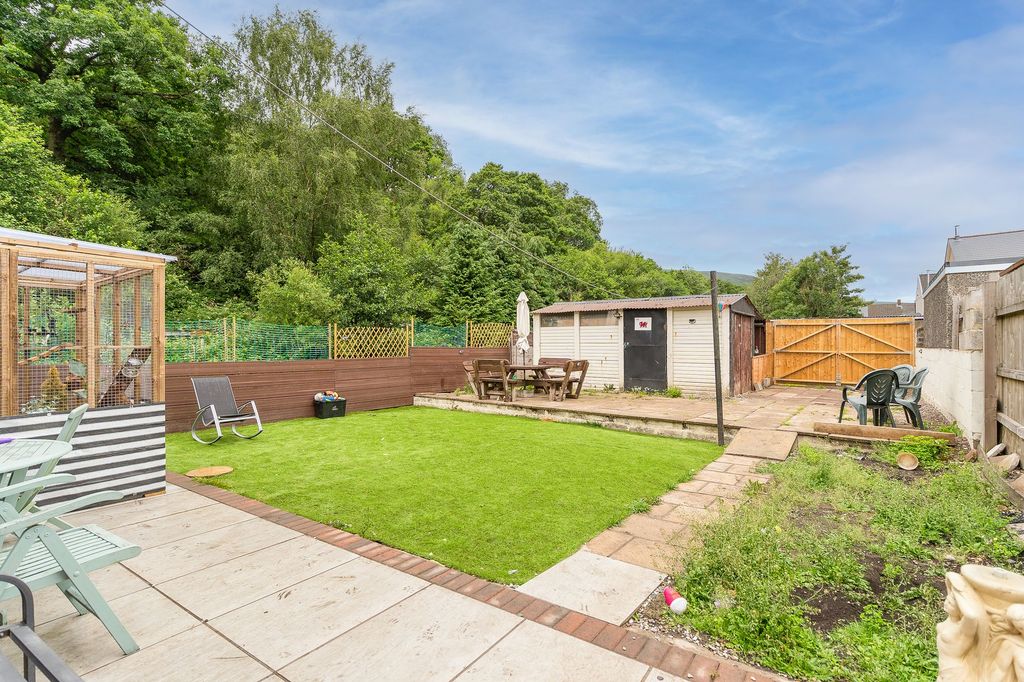 Property photo 2 of 26