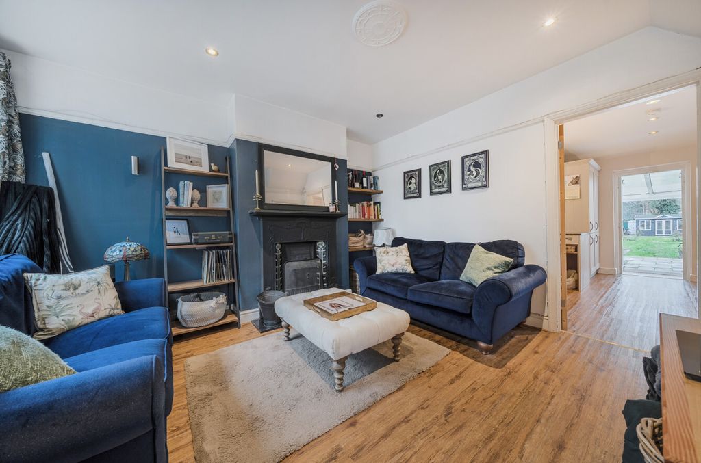 Property photo 3 of 23 1387672-22-693c4c...