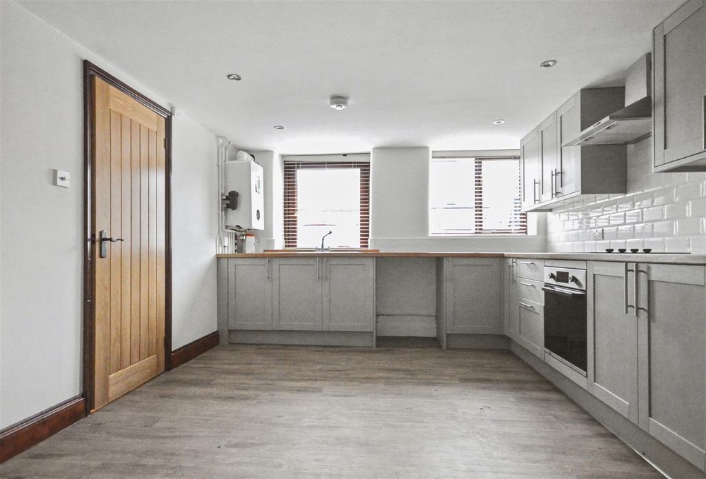 Property photo 3 of 27 Kitchen