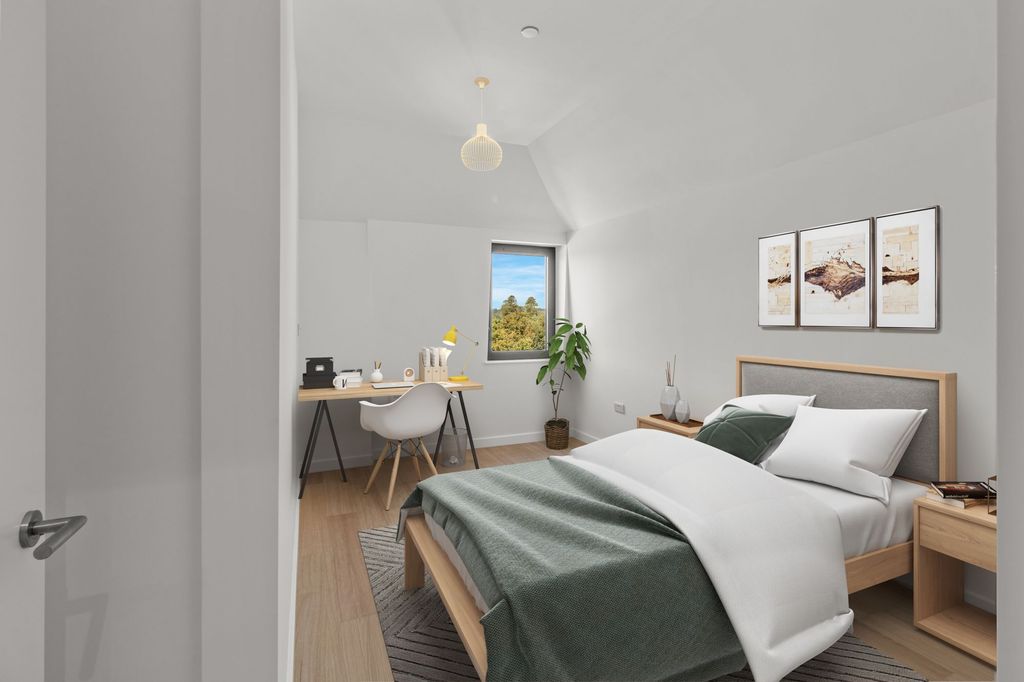 Property photo 2 of 5 Bedroom