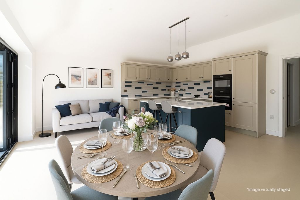 Property photo 2 of 32