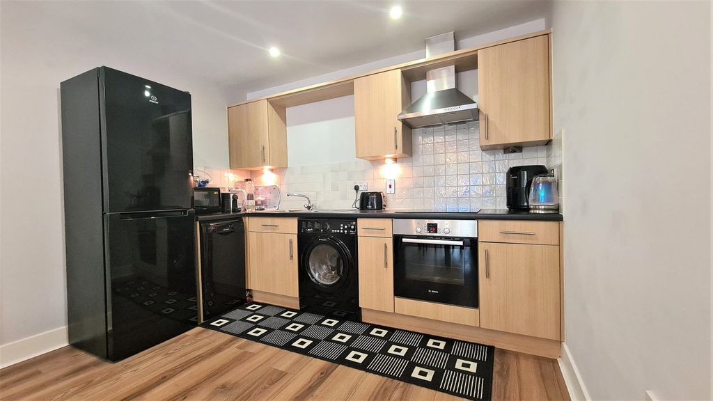 Property photo 2 of 12