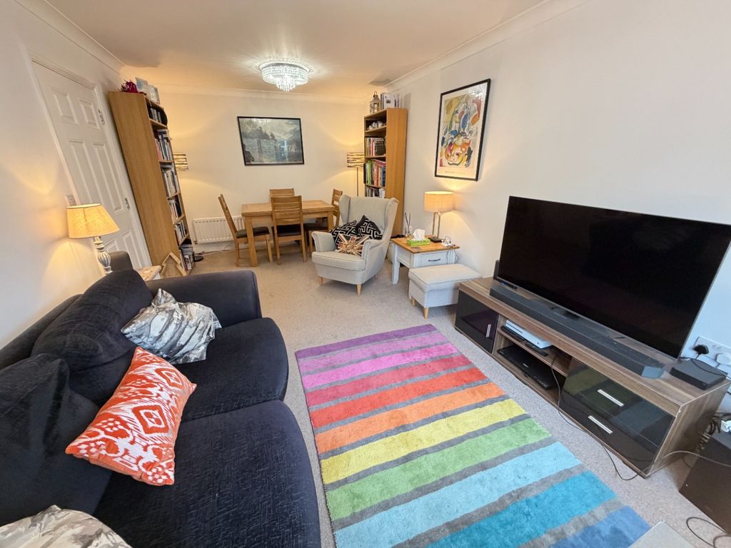 Property photo 3 of 13 5245102