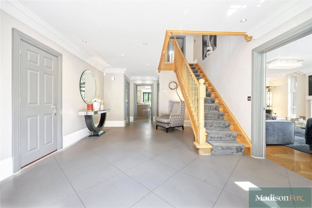 Property photo 2 of 43 Picture No. 44