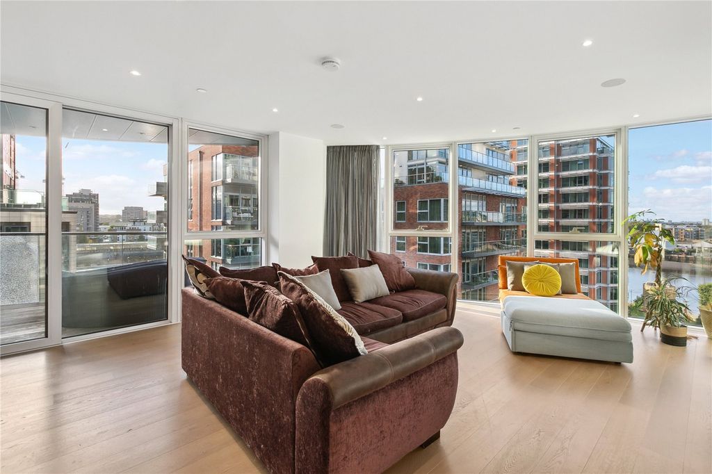 Property photo 3 of 9