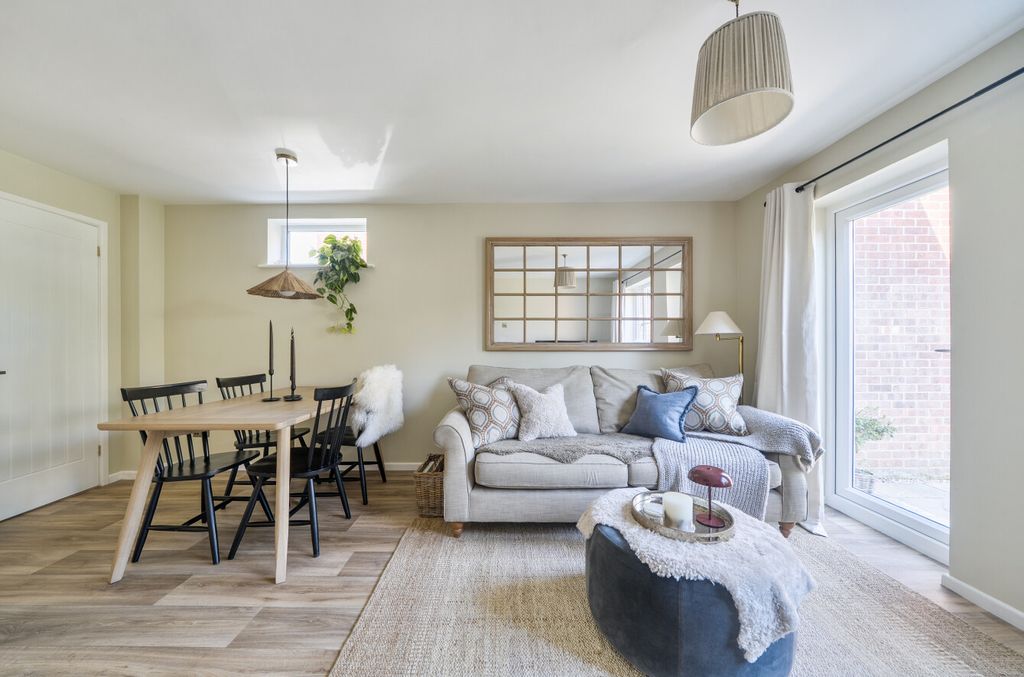 Property photo 2 of 12 1479191-14-6A394A...