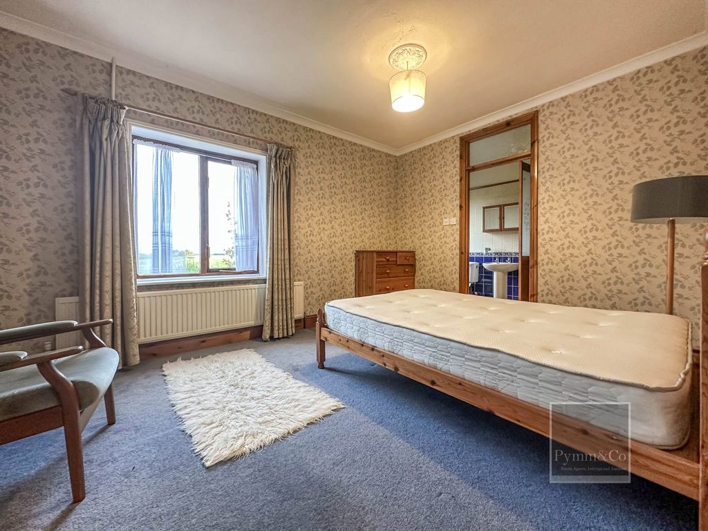 Property photo 2 of 31