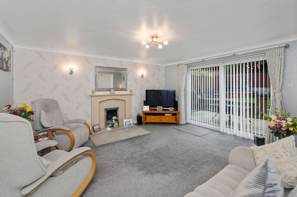 Property photo 2 of 43