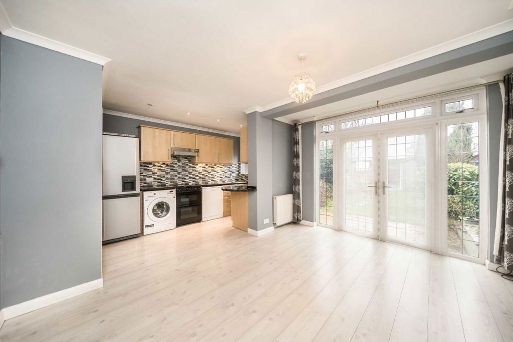 Property photo 3 of 5