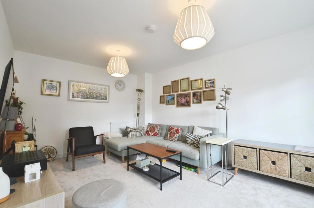 Property photo 2 of 19 Pbox-Img.Jpg