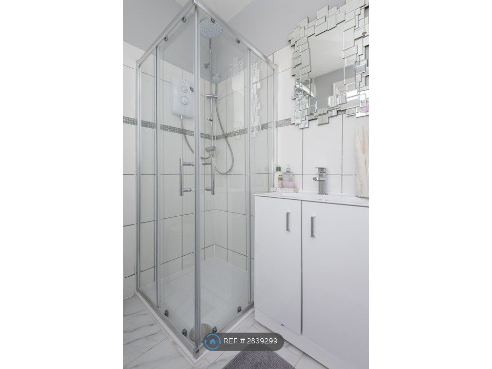 Property photo 3 of 12 Bathroom