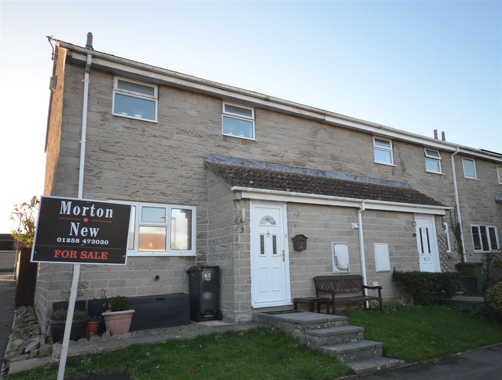 Property photo 1 of 9 Front