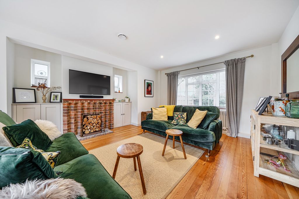 Property photo 3 of 34 Reception