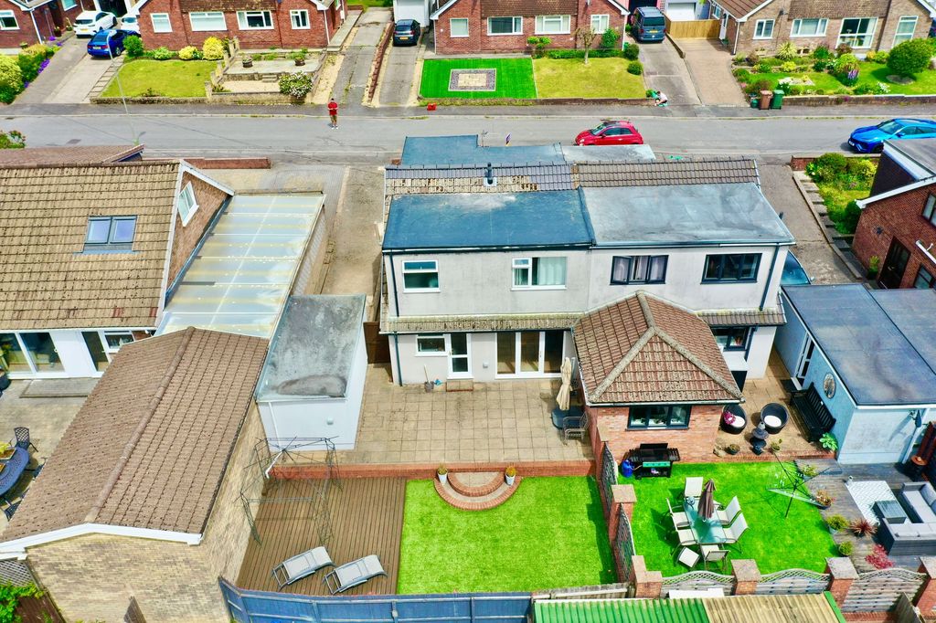 Property photo 2 of 30