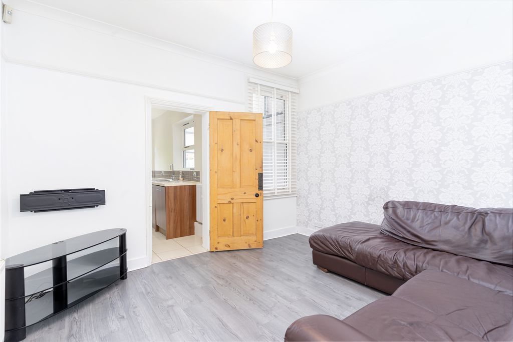 Property photo 3 of 19 Living Room