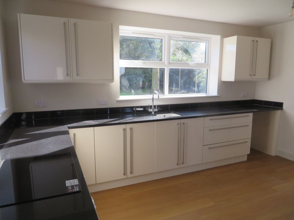 Property photo 3 of 28