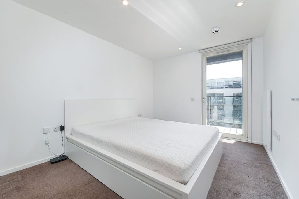 Property photo 3 of 15 Bedroom