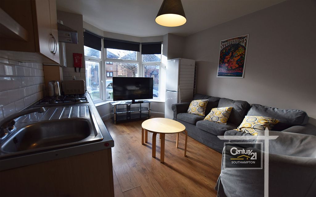 Property photo 3 of 7