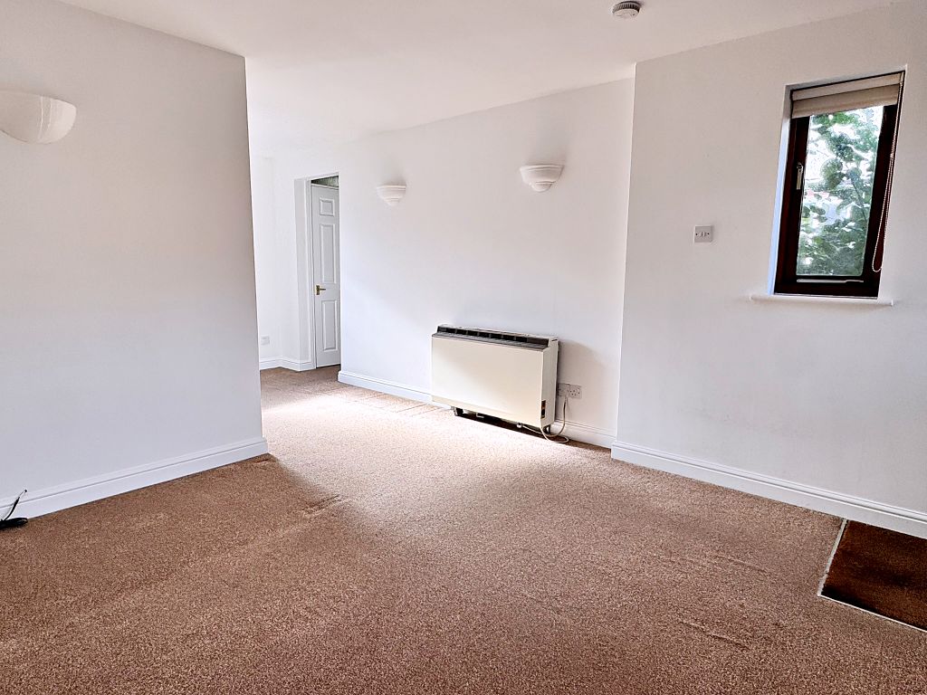 Property photo 2 of 10 Lounge Dining Room