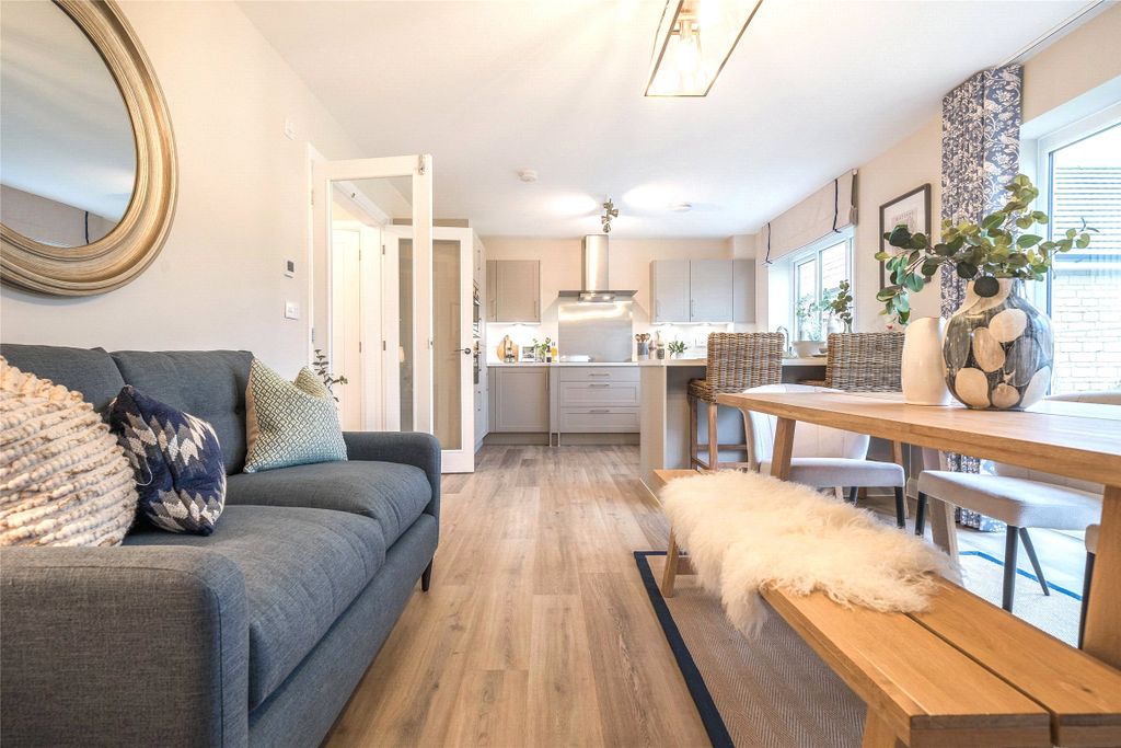 Property photo 2 of 25 Picture No. 15