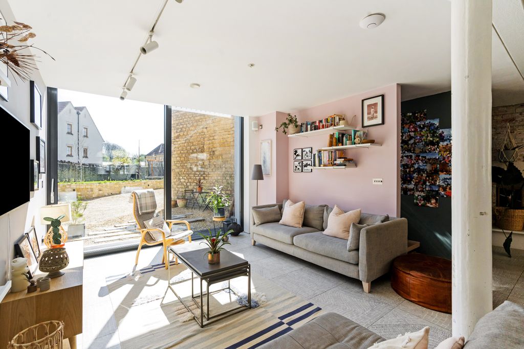 Property photo 3 of 22