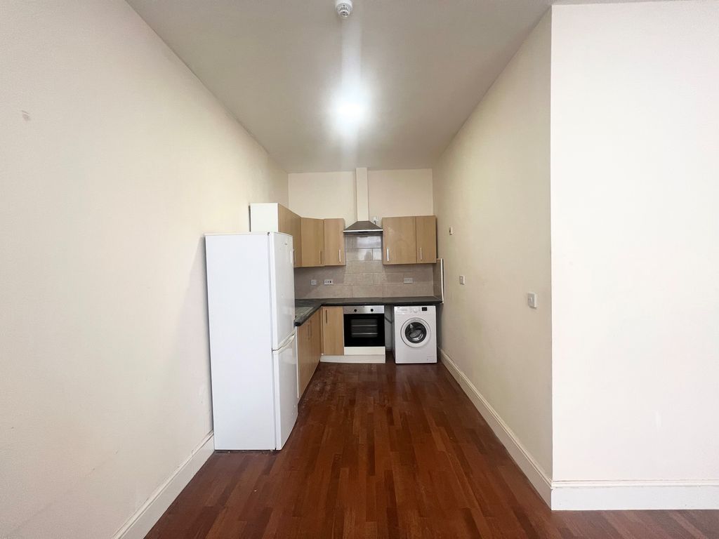 Property photo 1 of 4 Kitchen