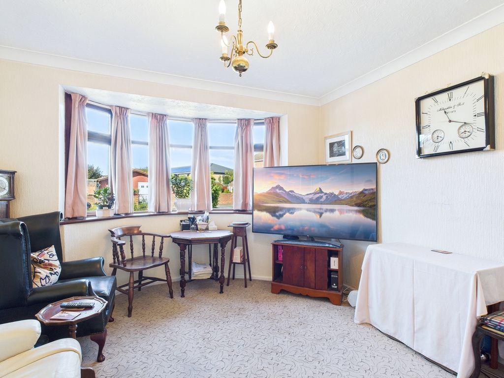 Property photo 2 of 10 Cam01909G0-Pr0404-Still018