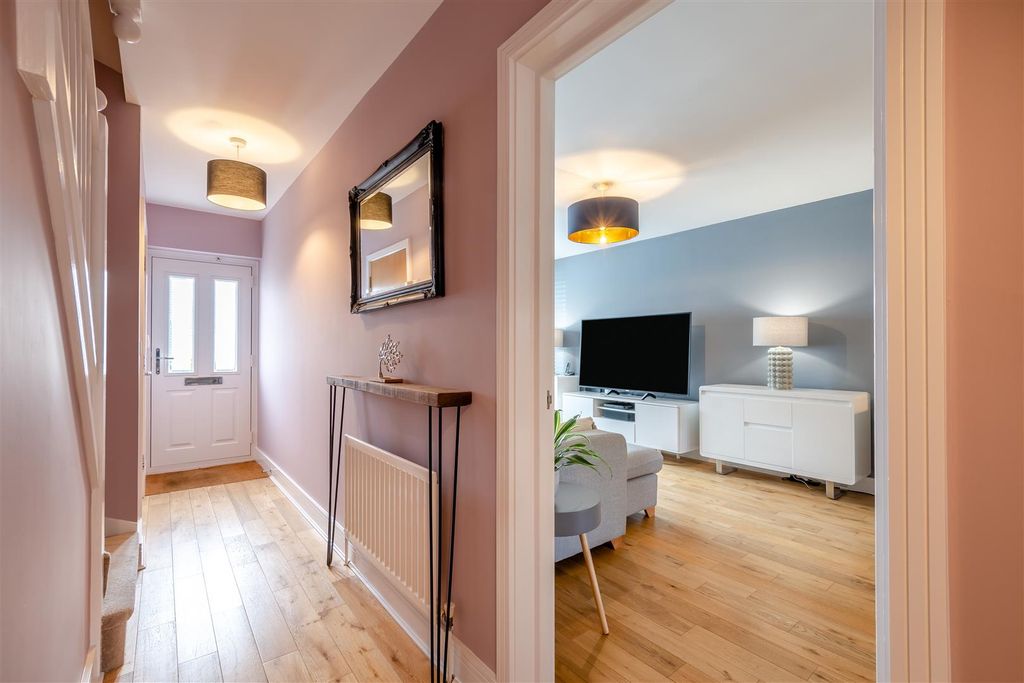 Property photo 2 of 24 8682789-Interior11.Jpg