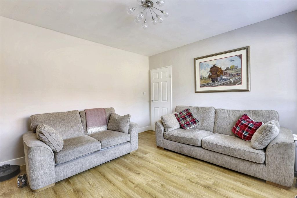 Property photo 3 of 24 Rendlesham_15.Jpg