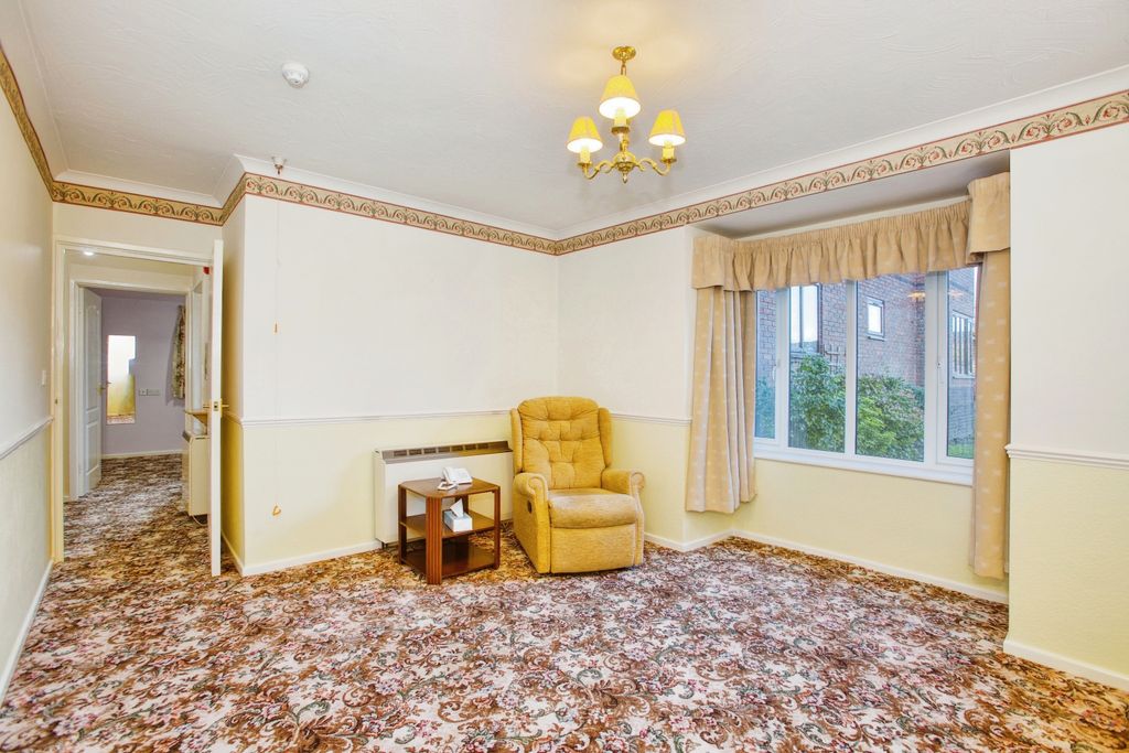 Property photo 3 of 10 Lounge