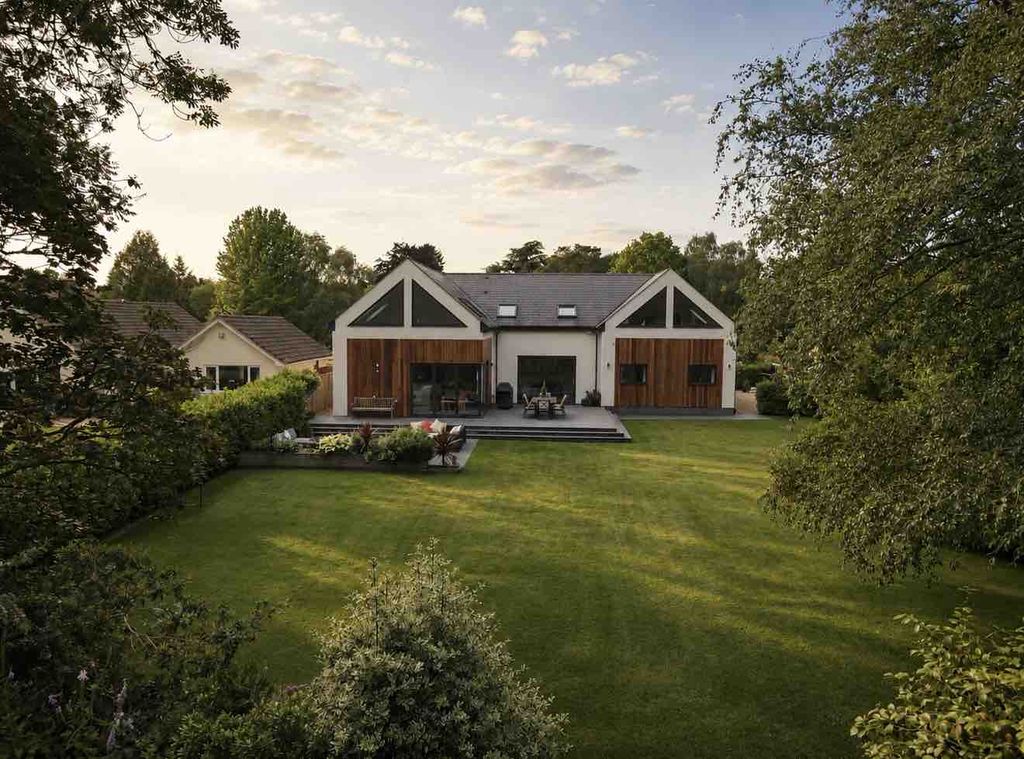Property photo 2 of 47 Gallery