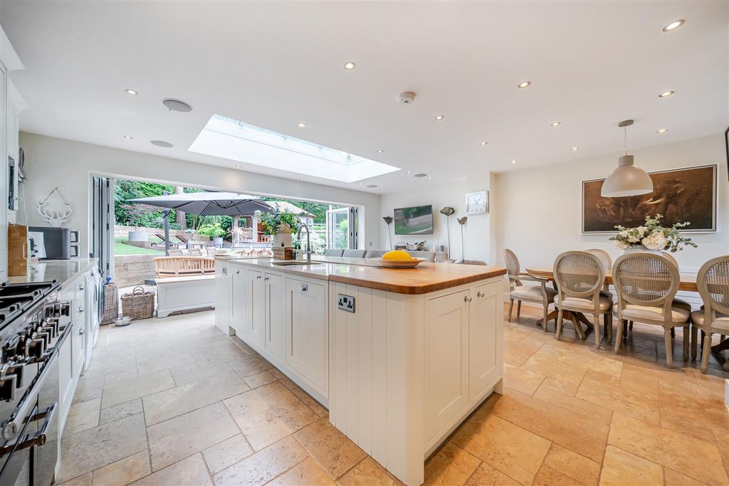 Property photo 2 of 37 74-6A4B92F36E0Da-1486864-19F3704B8992c-45-74.Jpg