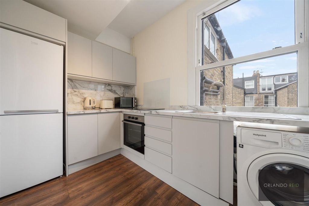 Property photo 2 of 12 63 Corrance Road Sw2 5rd-6.Jpg
