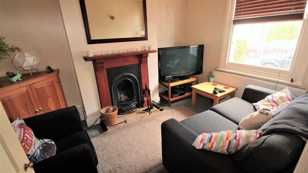 Property photo 3 of 11