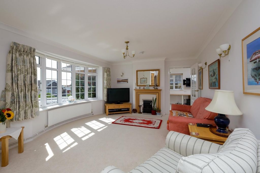 Property photo 3 of 31